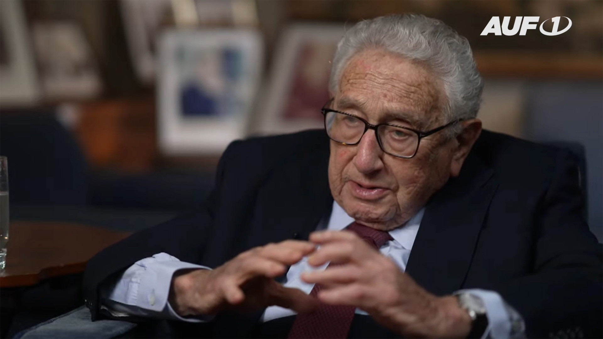 ⁣Henry Kissinger: Friedensnobelpreis für einen Kriegsverbrecher?